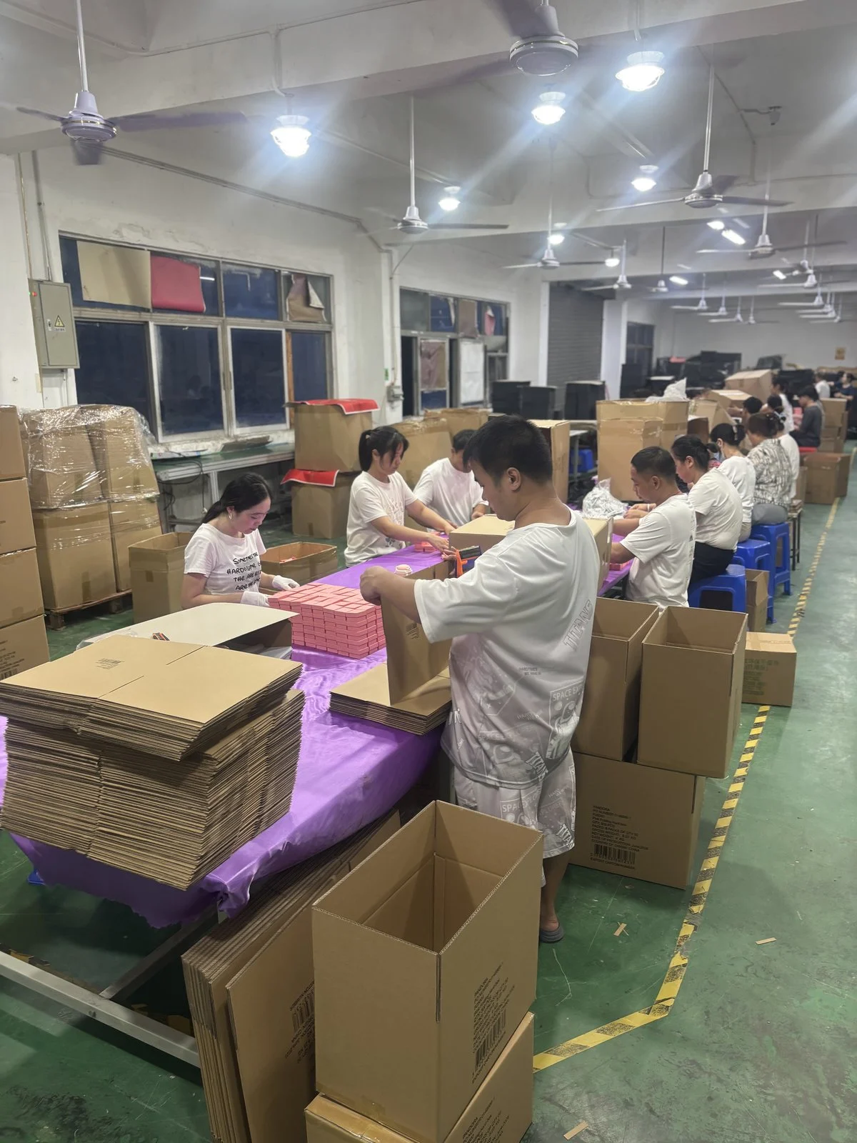 XLY packaging factory production workshop